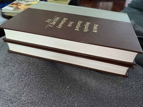 Funk & Wagnalls Standard Desk Dictionary Vol. 1 & 2 Vintage 1980 - Foto 3 di 12