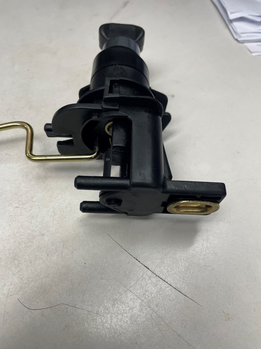 MERCEDES W124 CHASSIS REAR LID LOCK TUMBLER WITH KEY PLEASE CHECK  