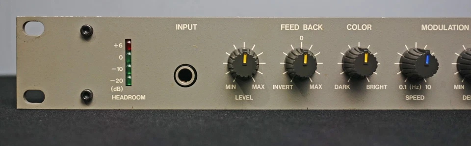 Vestax DIG400 - Rare 80's Digital Delay 1U Rack Mount Effects - 100V DIG 400 - Image 2 of 4