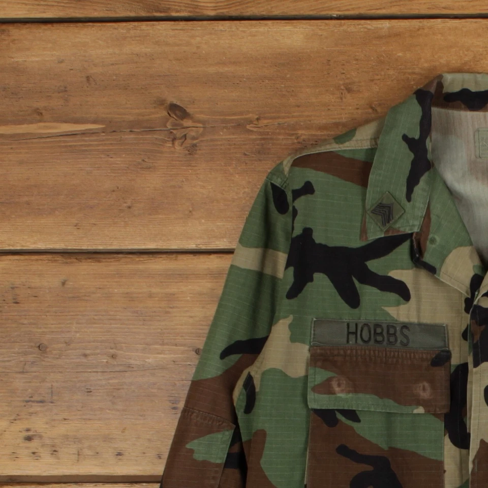 Chaqueta Militar Vintage S Sobrecamisa Camuflada Ejército de Estados Unidos Lentejuelas Verde Foto 4 de 4