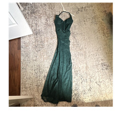 B. Darlin Women’s Green Solid V-Neck Sleeveless Long Ball Gown Dress 0