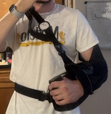 Breg Shoulder Sling Immobilizer with Waist St...