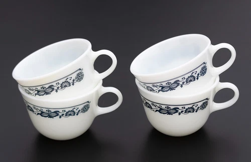 Vintage Pyrex Old Town Blue Onion White Milk Glass Coffee Tea Cups Set Of 4