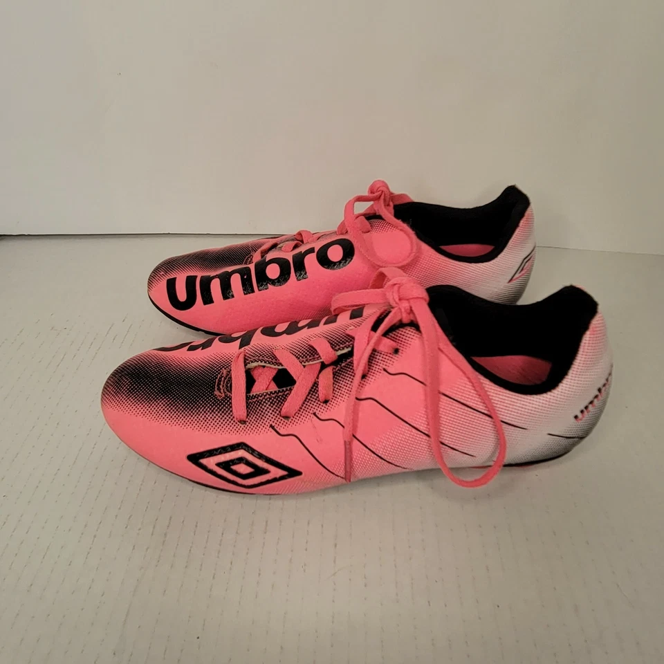 Umbro Arturo Youth Girls Soccer Cleats Size 3.5 Pink and Black - Image 2 of 4