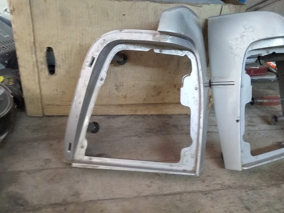 Ford Crown Victoria 1988-1991 luz trasera bisel carcasas ambos L/R OEM 1988-1991 Foto 2 de 4