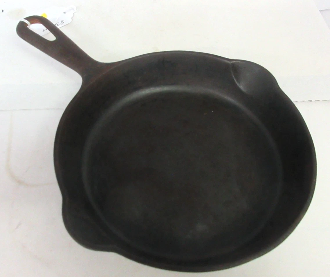 VINTAGE GRISWOLD #3 SKILLET PAN CAST IRON # 709L 830-A