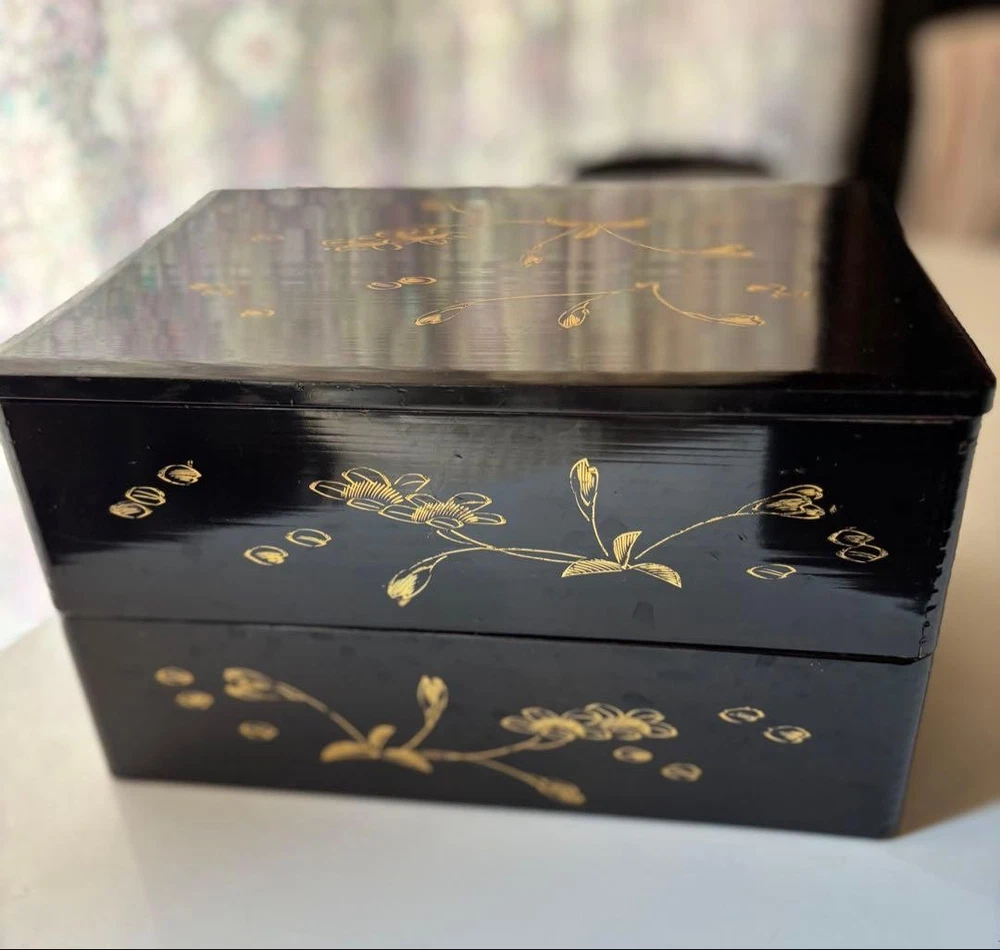 Jubako Bento Box Japanese Lunch box weight wooden lacquer gold color antique fie Jubako Bento Box Japanese Lunch box weight wooden lacquer gold color antique fie