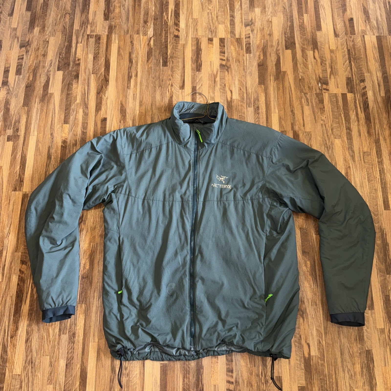 Giacca Arc'teryx Atom LT verde polvere taglia M