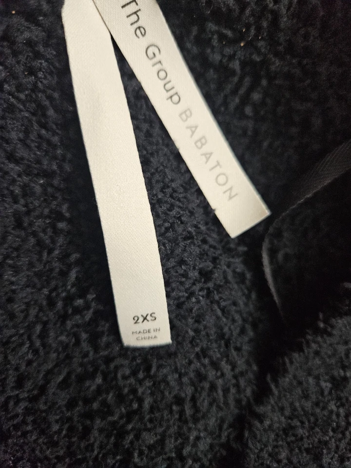 Conjunto lounge Aritzia The Group Babaton preto confortável parte superior 2x parte inferior P - Imagem 2 de 4