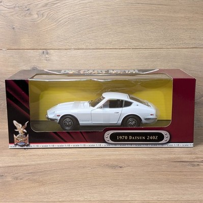 1970 Datsun 240Z デラックスエディション 1:18 Road Signature Die Cast Metal Deluxe Edition 1970 Datsun 240Z