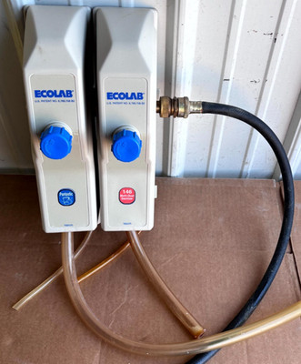 Ecolab Oasis 2 Product Chemical Dispenser Dual Pantastic 146 Sanitizer
