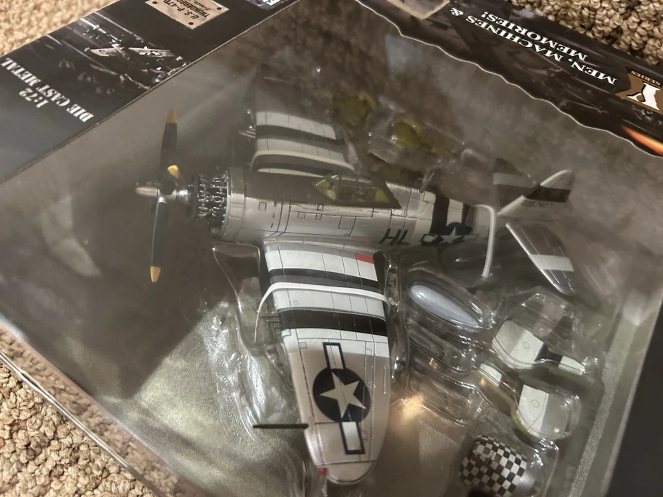 Unimax Forces of Valor 1:72 US P-47D Thunderbolt, D-Day France 1944, No. 85265 - Image 3 of 4