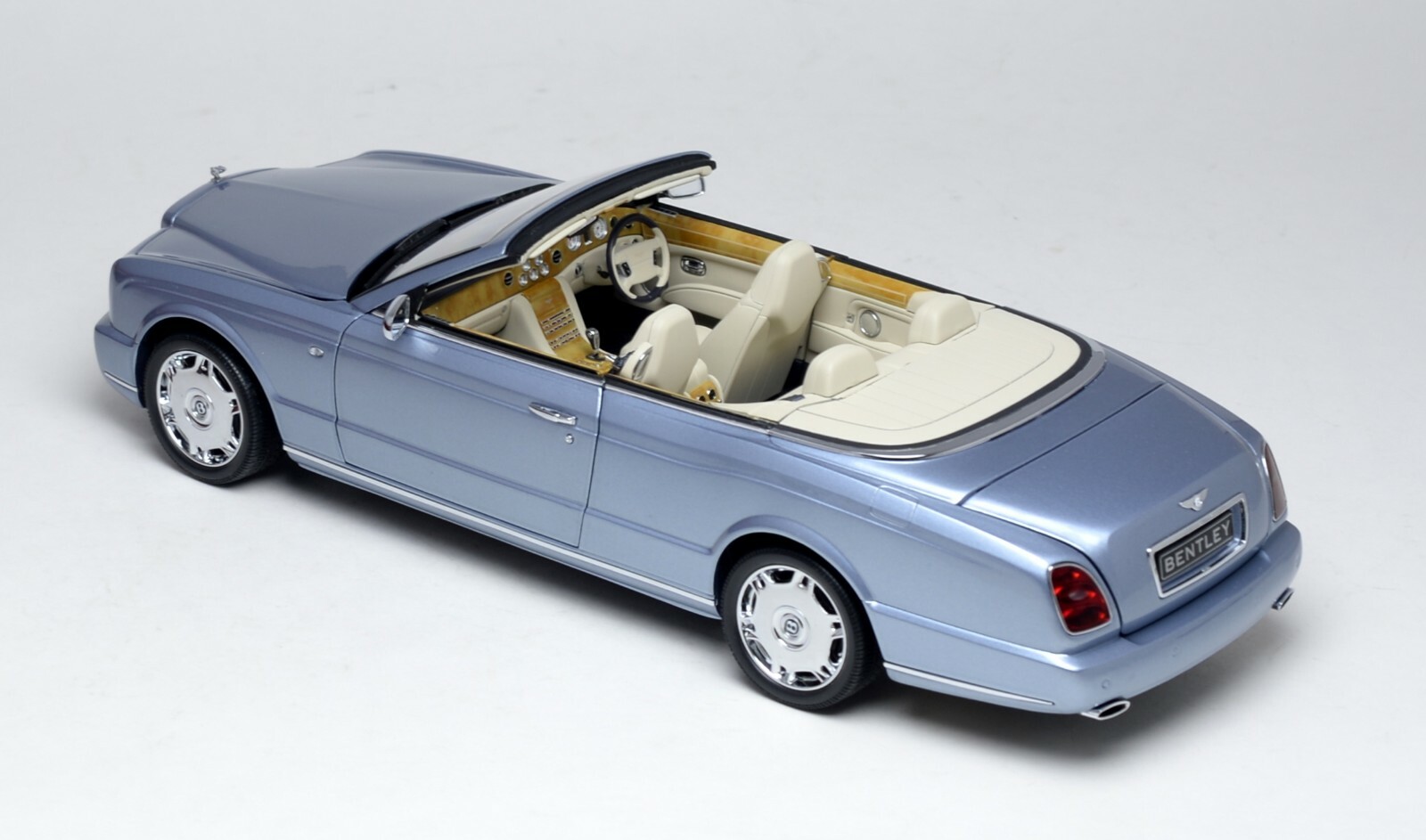 1/18 ベントレー アズール ミニチャンプス