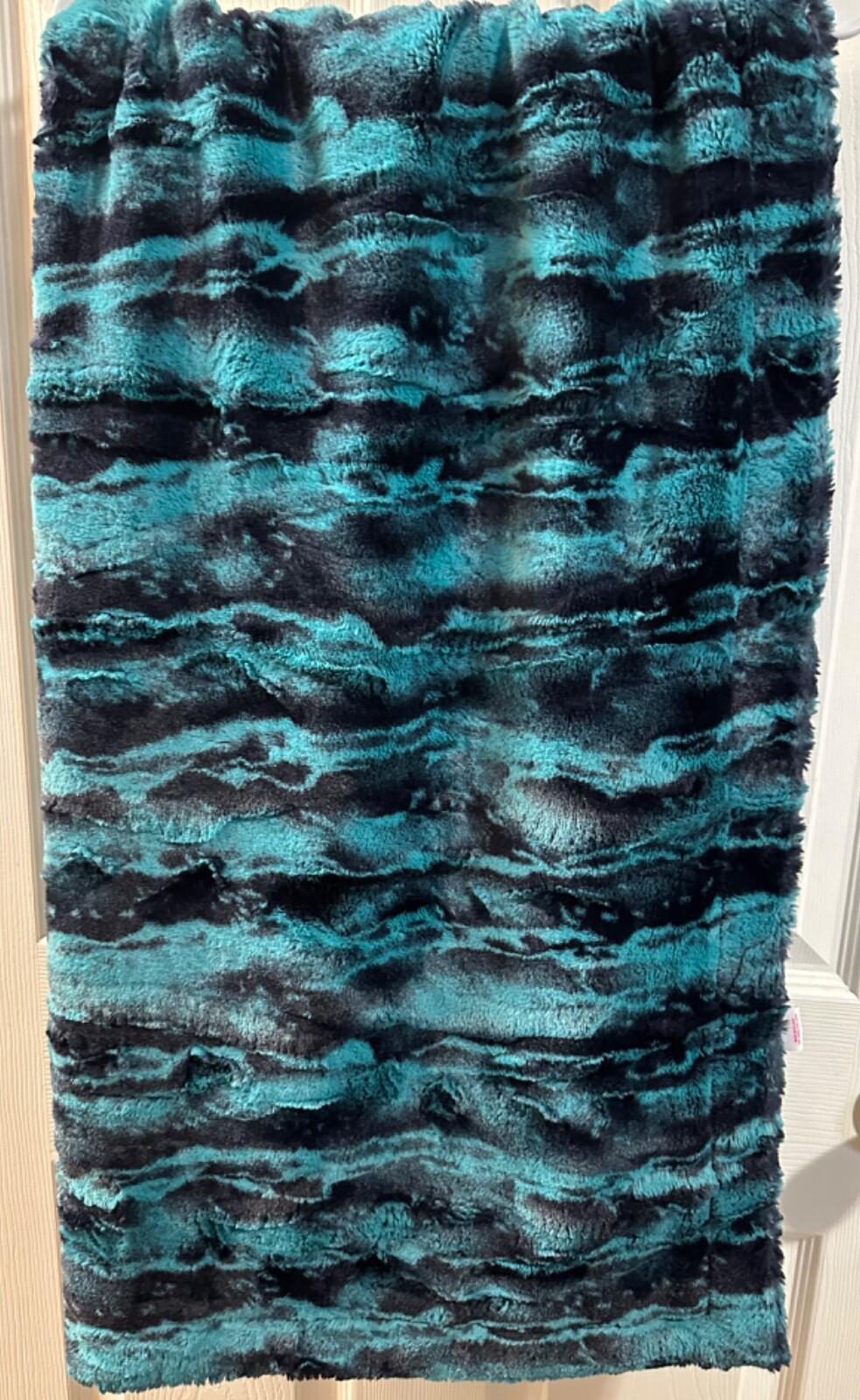 Simply Minky Double Sided Riviera Jupiter Throw Approx 36&rdquo;x60 Blanket