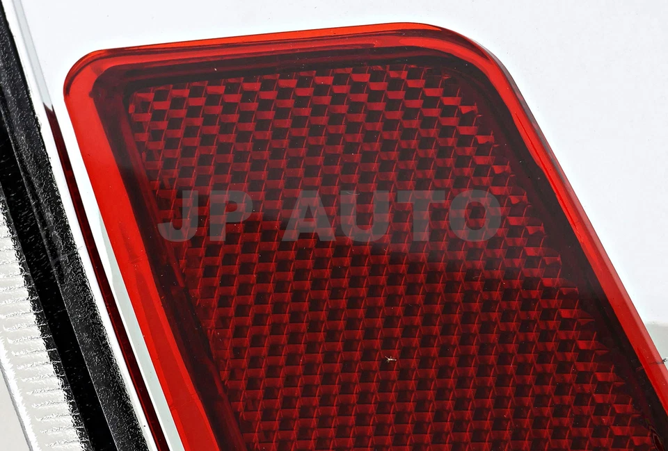 For 2005-2009 Chevrolet Equinox Tail Light Set Driver and Passenger Side - Image 4 of 4