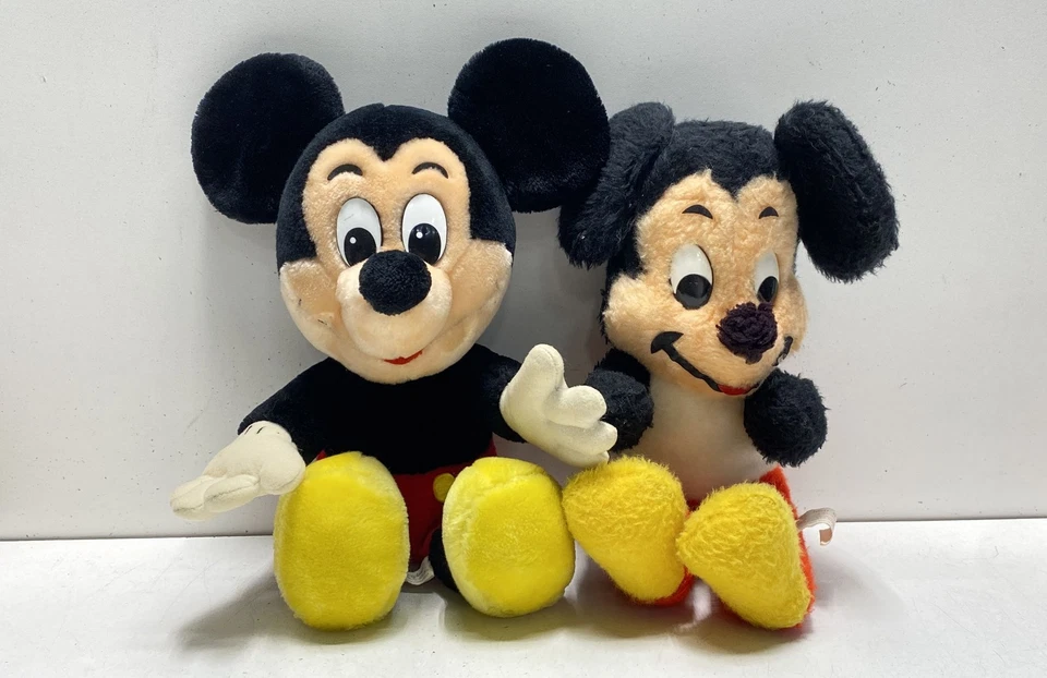 Lote surtido de juguetes/memorabilia de Disney Foto 3 de 4