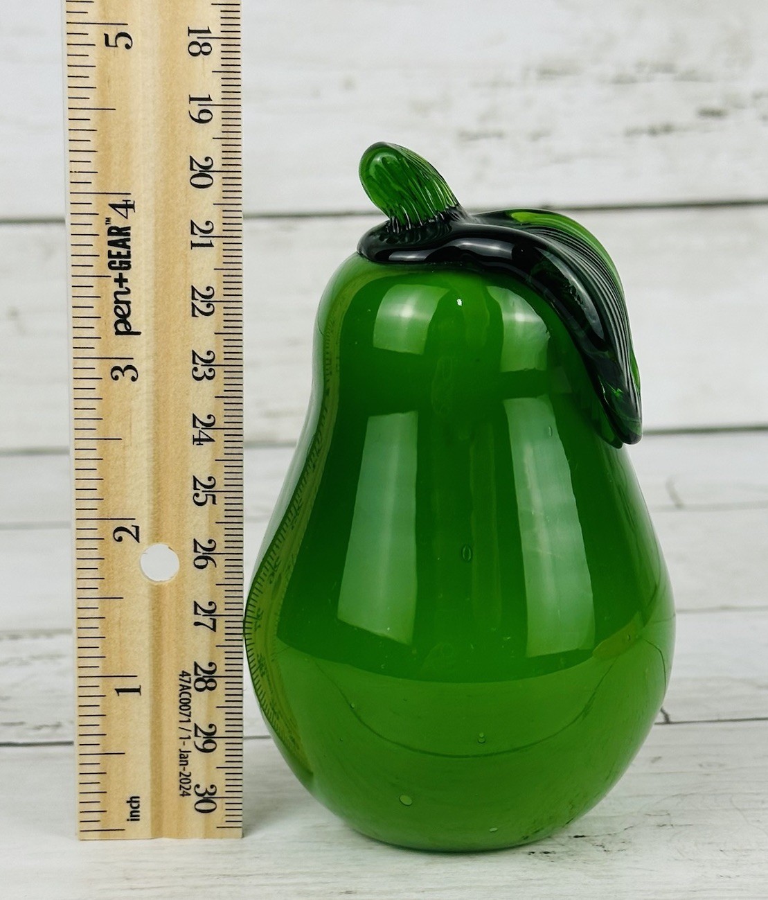 Vintage Murano Style Art Glass Green Pear Decorative Figurine 4.25” Blown Fruit