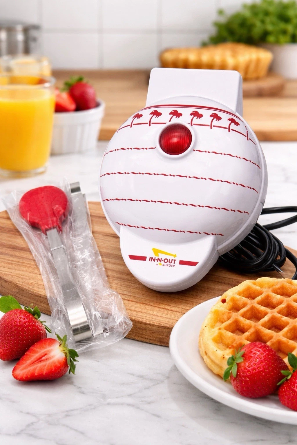 In-N-Out Burger Mini Waffle Maker Palm Tree NEW Tested w/ Tongs Limited Edition