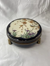 Kamiyama Shinzan Late Meiji-Taisho Satsuma Tripod Footed Lidded Box Blue Bird