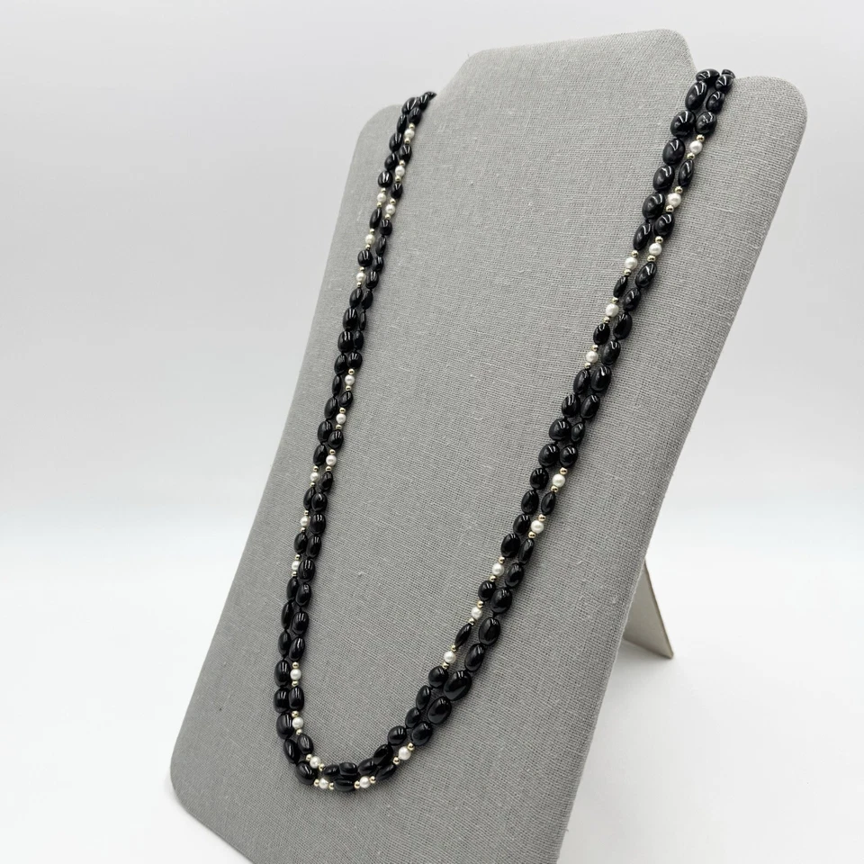 "Collar largo grande de 71"" de oro amarillo de 14k de ónix negro y perlas blancas de agua dulce" Foto 2 de 4