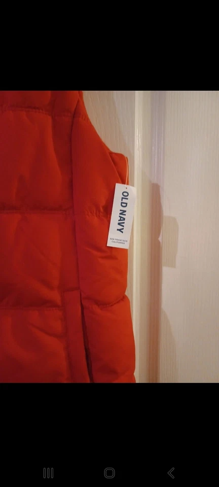  Ladies Red Gilet Size L Old Navy NWT - Image 4 of 4