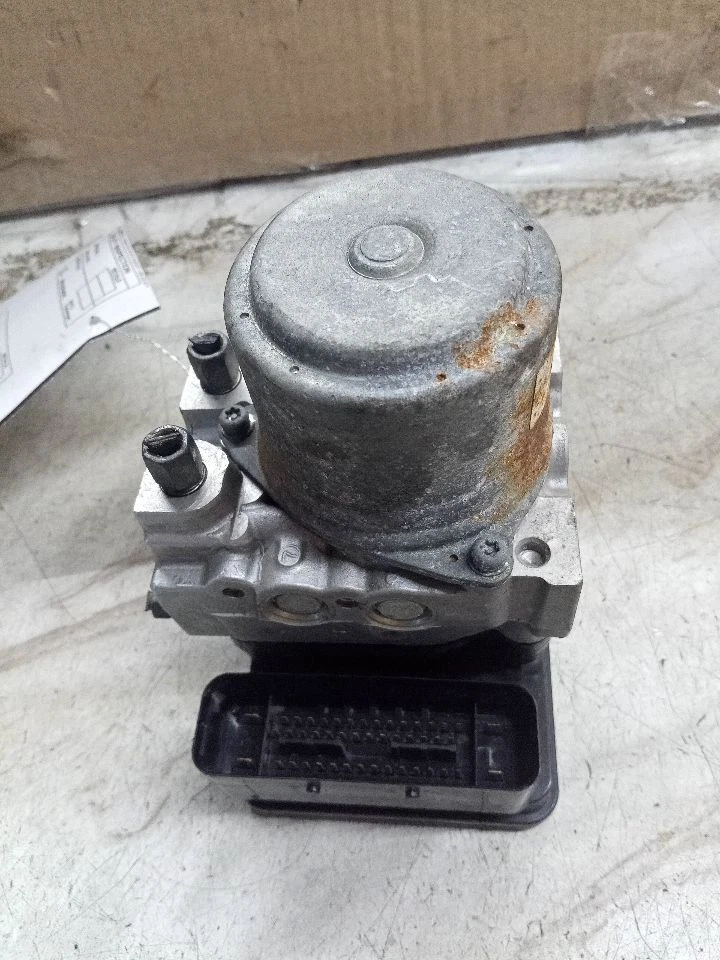 Used ABS Modulator fits: 2008 Acura Rl Modulator Assembly Grade A - Image 2 of 4