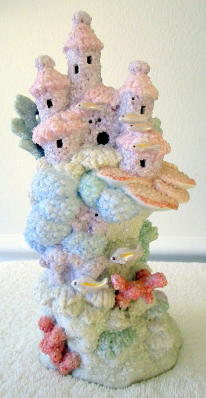 ENESCO CORAL KINGDOM LIGHT UP CASTLE~MINT COND~10" TALL~INCLUDES LIGHT