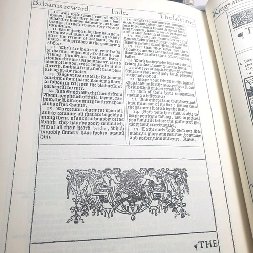 Bible King James 1611 1ère édition fac-similé et feuille 1 page originale avant 1650 - Photo 10/24