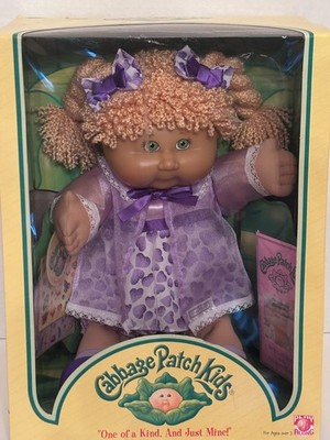 NIB 2004 Cabbage Patch Kids Doll Eileen Eve Green Eyes Blonde Curly Yarn Hair