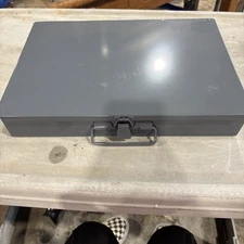 Durham 204-95, Small 21 Compartment Box