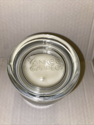 Tarro mediano Yankee Candle Signature abeto blanco y pomelo franqueo gratuito - Imagen 2 de 4