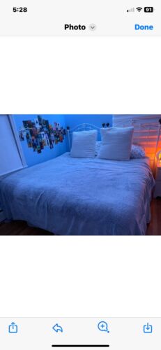 2 twin beds with wrought iron headboards - Picture 3 of 3