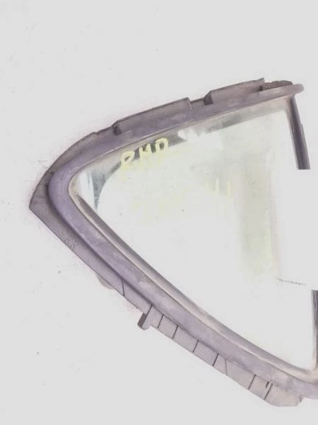 12-18 TOYOTA PRIUS C TWO PASSENGER SIDE REAR DOOR VENT GLASS  - Image 3 of 4