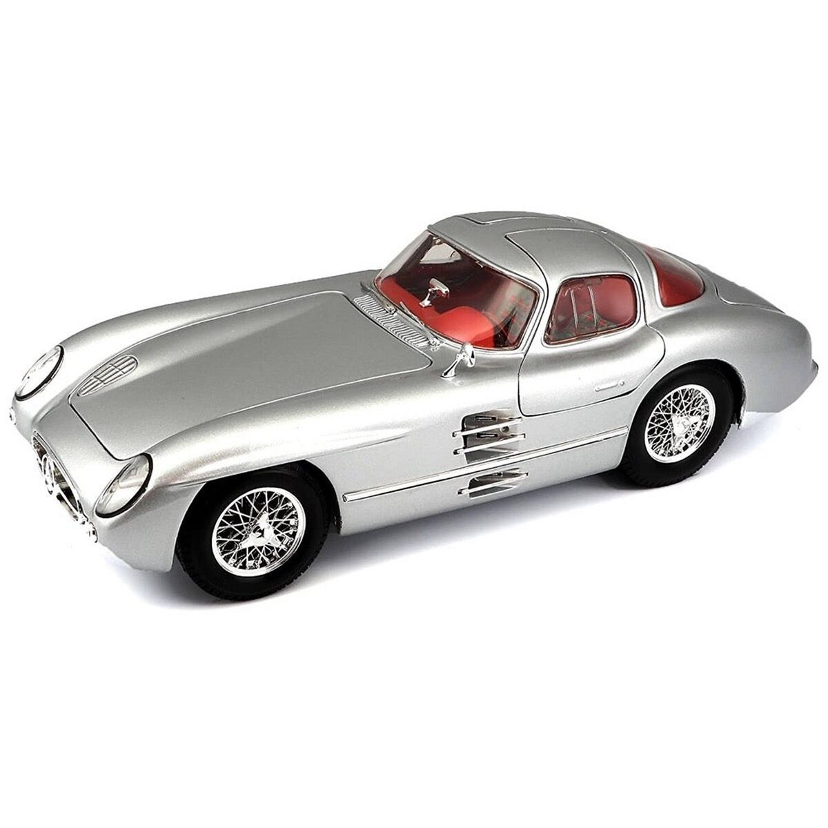 1:18 Mercedes Benz 300 SLR Uhlenhaut Coupe by Maisto in 1:18 Mercedes Benz 300 SLR Uhlenhaut Coupe by Maisto in