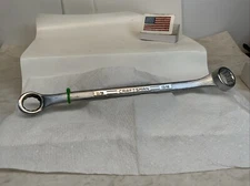 Craftsman =V= Series 11/16" X 13/16" 12pt Offset Box End Wrench, USA - GREEN