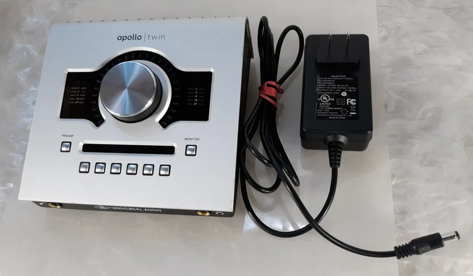 Universal Audio Apollo Twin UAD 2 Solo Core Audio Interface w/ AC Adapter - Image 2 of 4