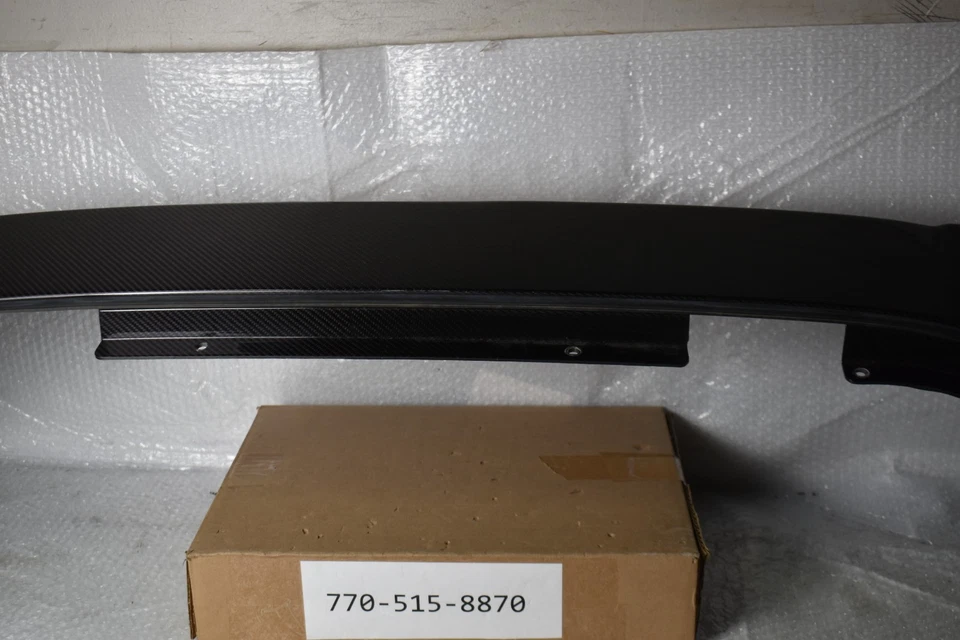ALERÓN INFERIOR TRASERO FORD MUSTANG FIBRA CARBONO 2008 Foto 3 de 4