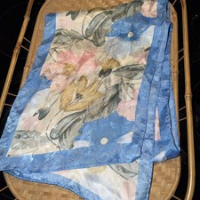 Beautiful VINTAGE Silk/Satin Scarf 1940s