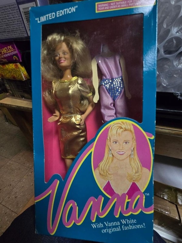 VANNA WHITE 12" FASHION DOLL 1990'S WHEEL OF FORTUNE dolls Barbie home shopping