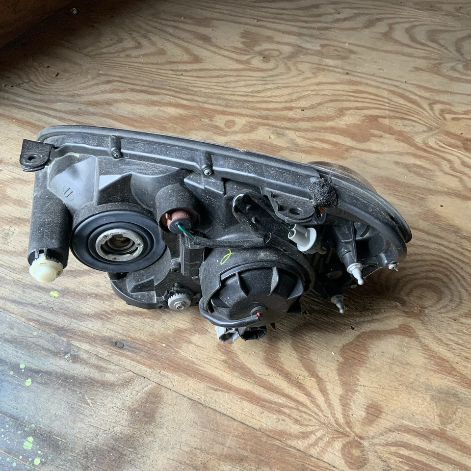 04-05 Subaru Impreza OEM Passenger Right Headlight 84001-Fe360 WRX STI RS - Image 2 of 4