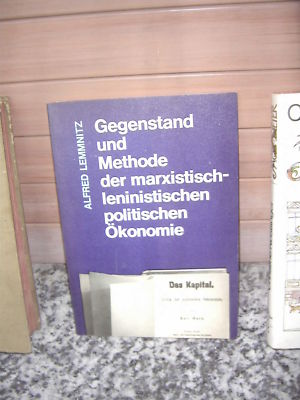 Gegenstand und Methode der marxistischleninistischen po