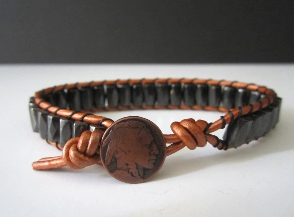Gran regalo Pulsera de surf magnética negra de cuero cobre para hombre con botón indio Foto 3 de 4