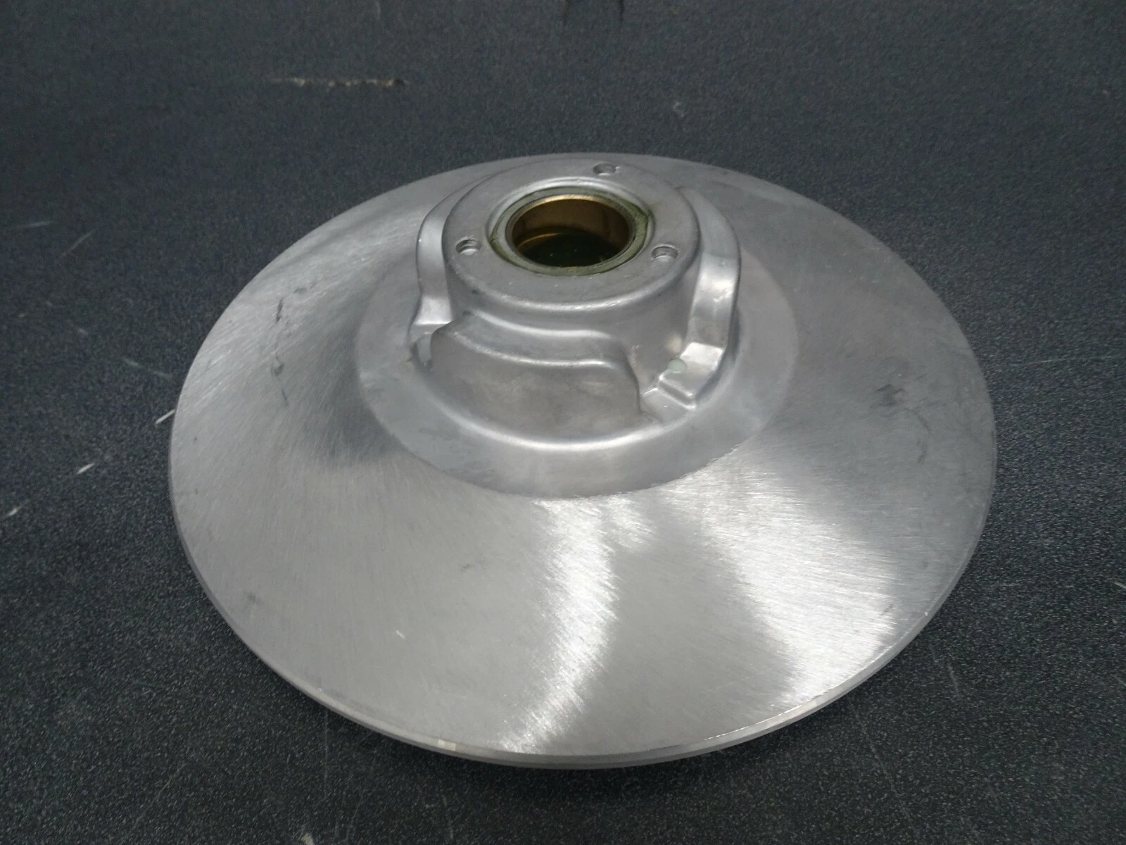 NEW 1980-1983 Yamaha 440 540 OEM Secondary Clutch Sliding Sheave 8V8-17670-10-00