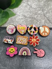 10 PC 1&rdquo; Cartoon Peace Love Shoe Decoration Charms-Clogs Jigs Bubble Slide A4988