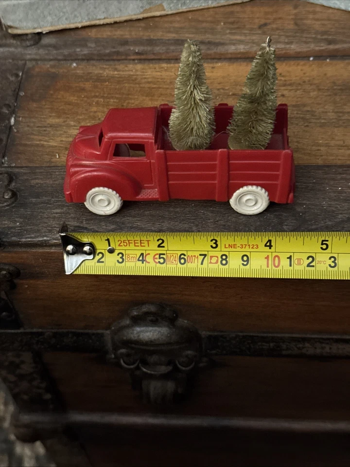 Camión de juguete Lapin 1941-1946 cabina sobre Chevy de plástico rojo con 2 árboles Foto 3 de 4