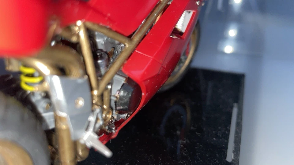 Model Ducati 916  Tamiya 1:12  - Bild 2 von 4