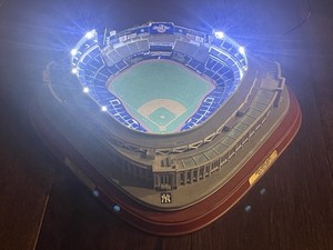Danbury Mint社製スタジアムコレクション旧ヤンキースタジアム Danbury Mint Yankee Stadium | eBay