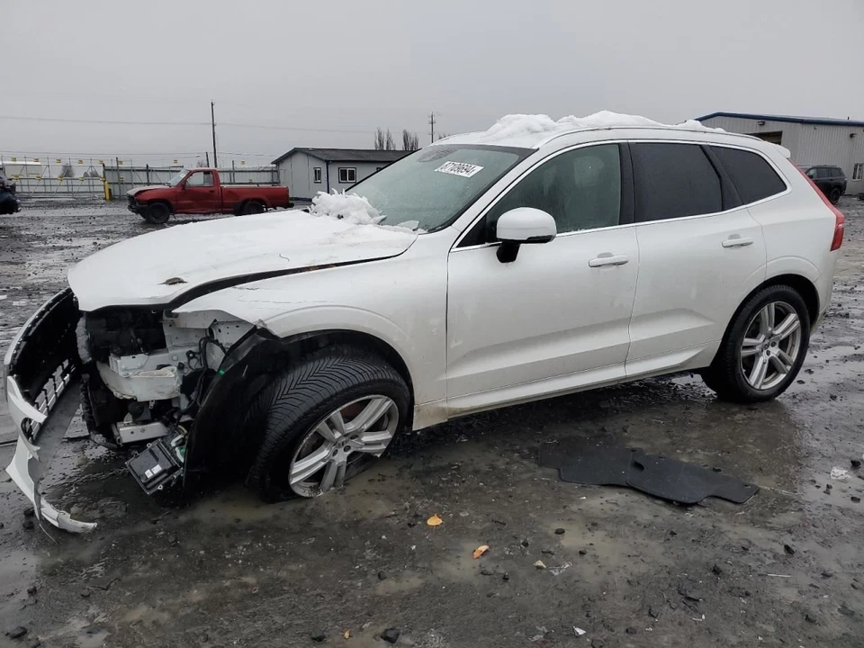 PASSENGER SIDE APRON WITH RAIL CUT 314245614 2018-2021 VOLVO XC60 Foto 2 de 4