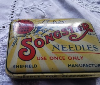 Vintage Steel Tipped Gramophone Needle Tin Made In England With Needles