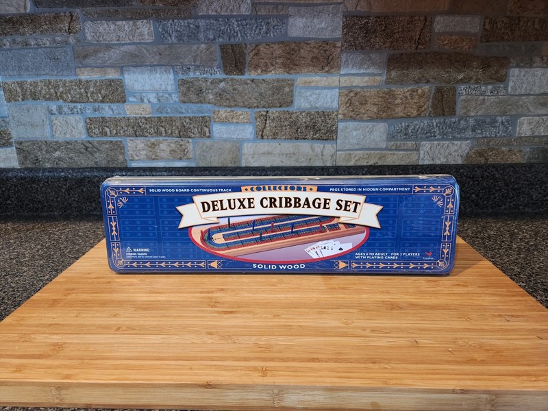 Cardinal Deluxe Cribbage Set Packaged In A Blue Metal Tin. New Sealed